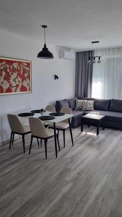 Дава се под наем Двустаен апартамент в Бургас, Славейков - 70 кв.м за 765 € - Снимка #2