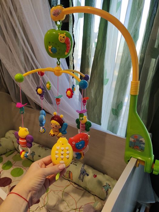Мобиль на детскую кроватку