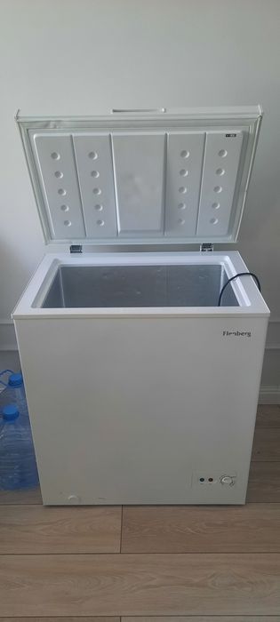 Продам морозильник Elenberg