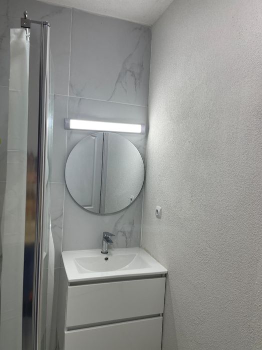 Proprietar ofer spre inchiriere apartament 2 camere bloc nou