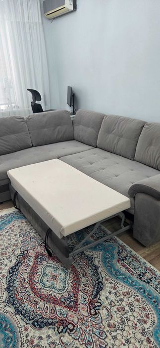 Диван угловой. Ширина 2.5м.