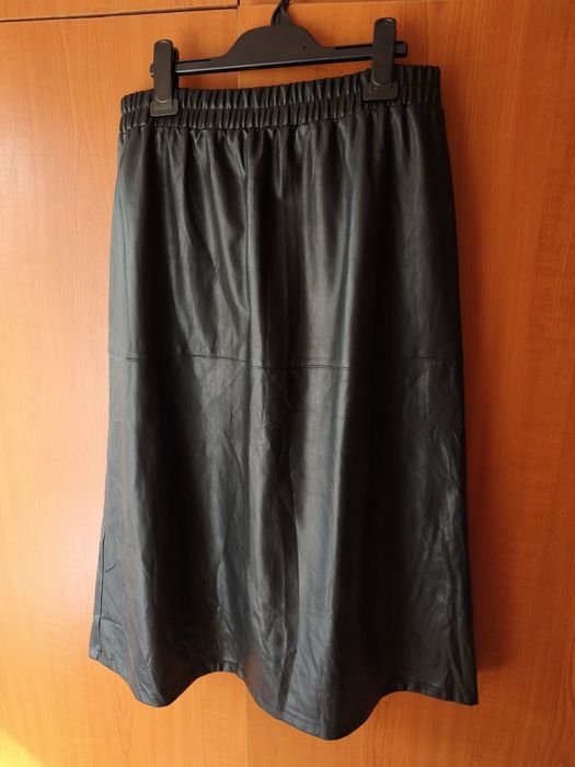 Fusta de piele, midi