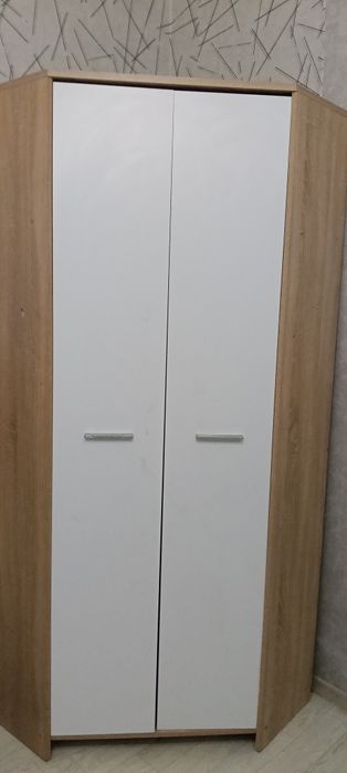 Продам срочно 2шкафа