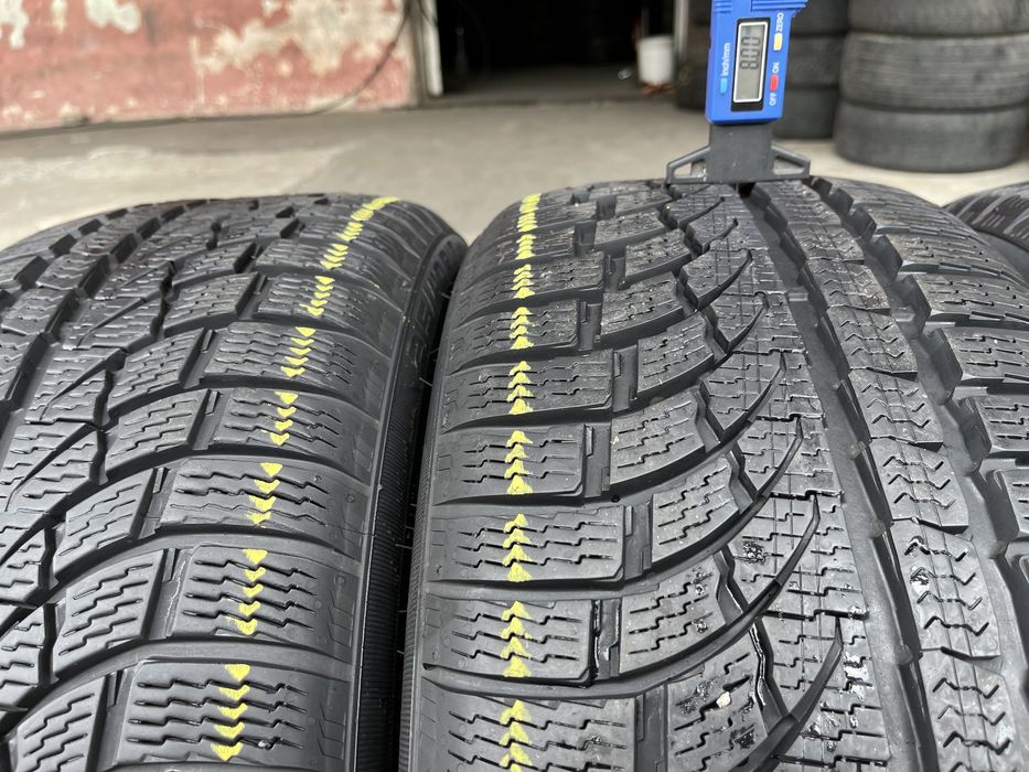 4 anvelope de iarna Nokian 215/40/17 ca noi