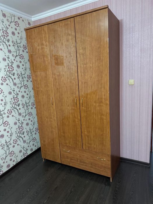 продам спальный гарнитур б/у