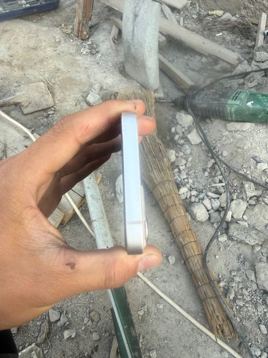 iPhone 13 256ГБ срочно