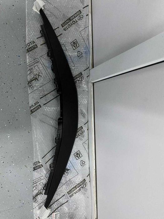 Накладка вверх бампера Камри 75