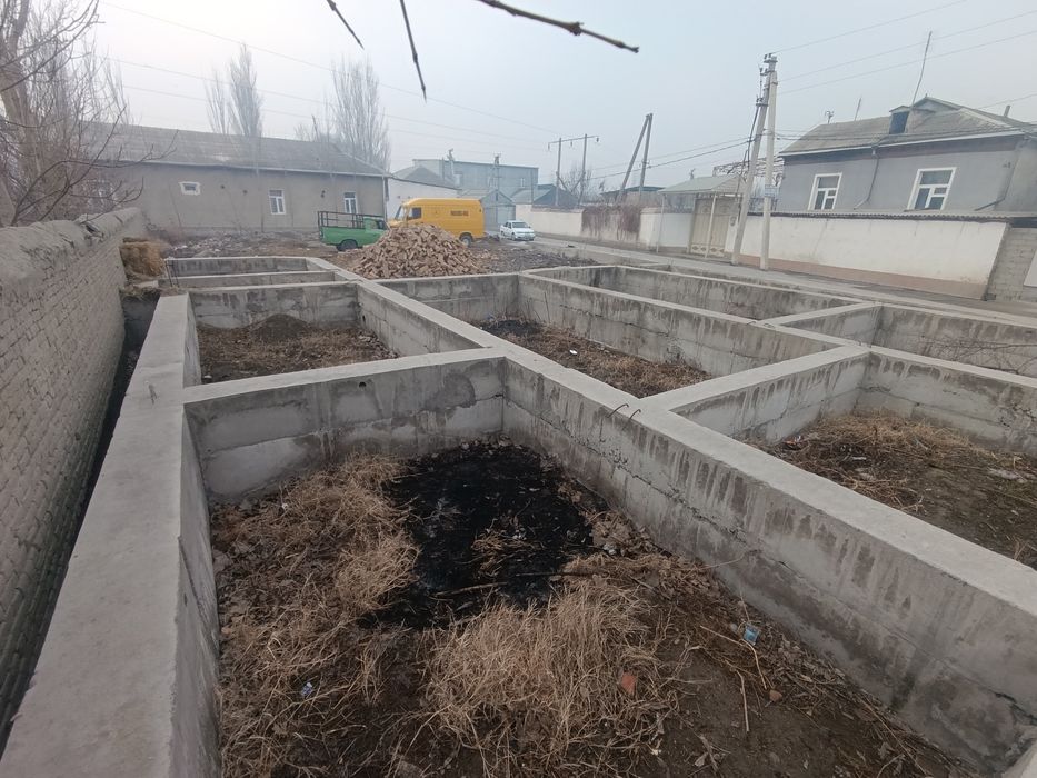 Kotej forma qilib beton kuyilgan 7 sotix