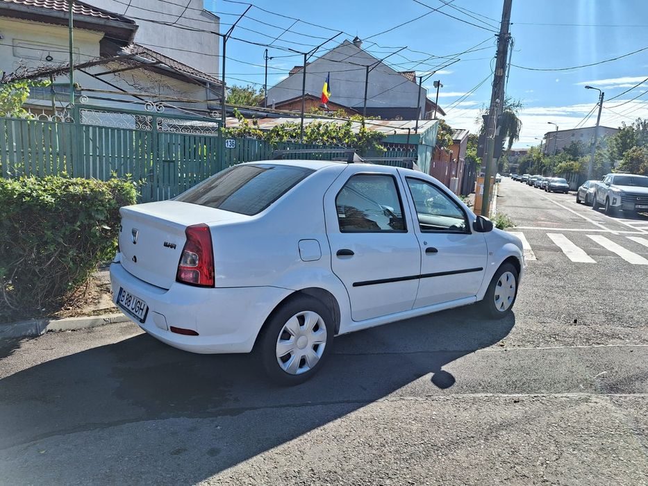 Vând Logan 1.4benzina