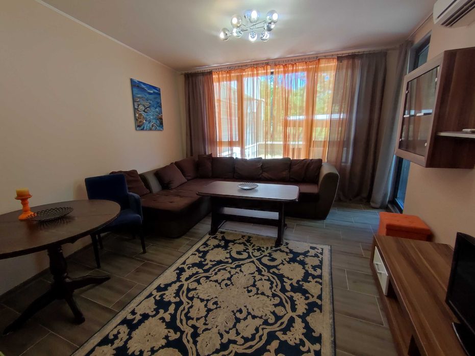 Дава се под наем Двустаен апартамент в Варна, Бриз - 70 кв.м за 650 € - Снимка #2