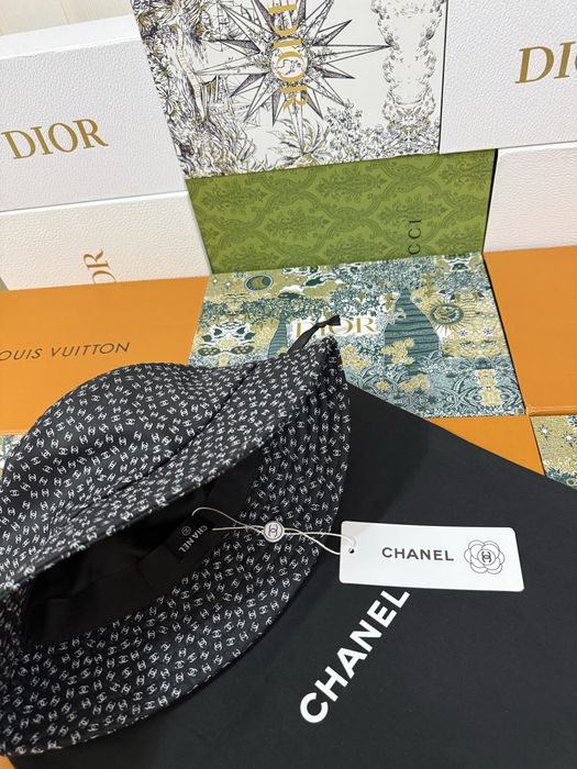 Дизайнерски шапки New Season