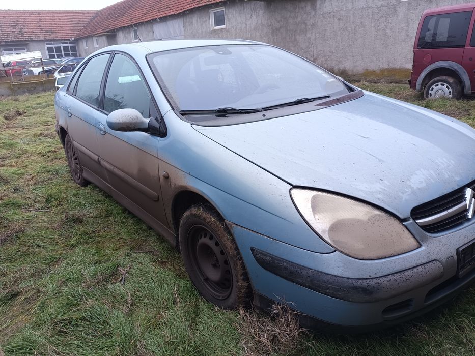 Продавам citroen c5 1.8 бензин 85 киловата на части