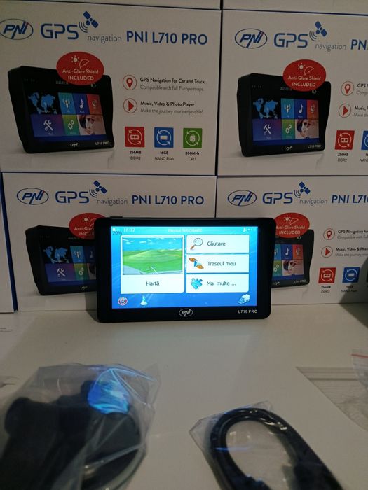 Gps PNI L710 pro 7" - 256 ram-16gb -parasolar inclus- gatadedrum