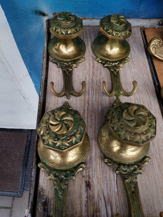 Месингови закачалки от соца