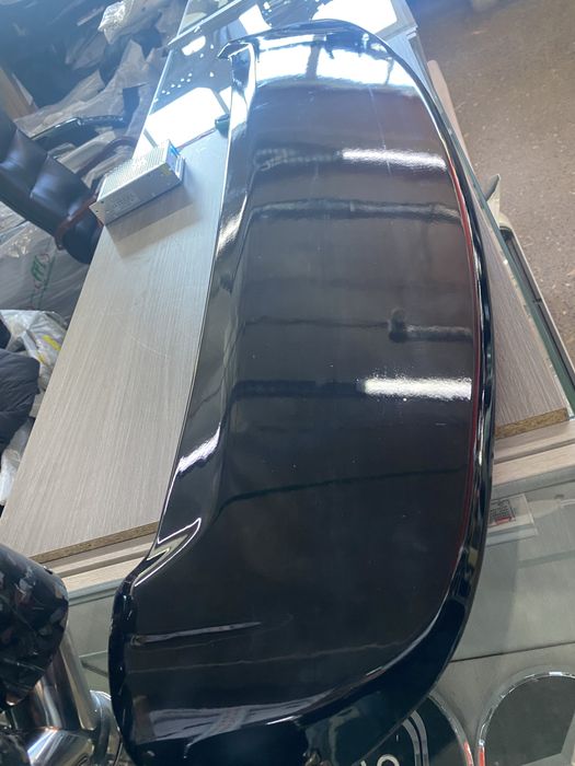 Спойлер Toyota Land Cruiser 200