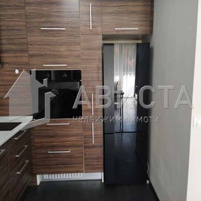 Дава се под наем Двустаен апартамент в София, Павлово - 90 кв.м за 765 € - Снимка #3