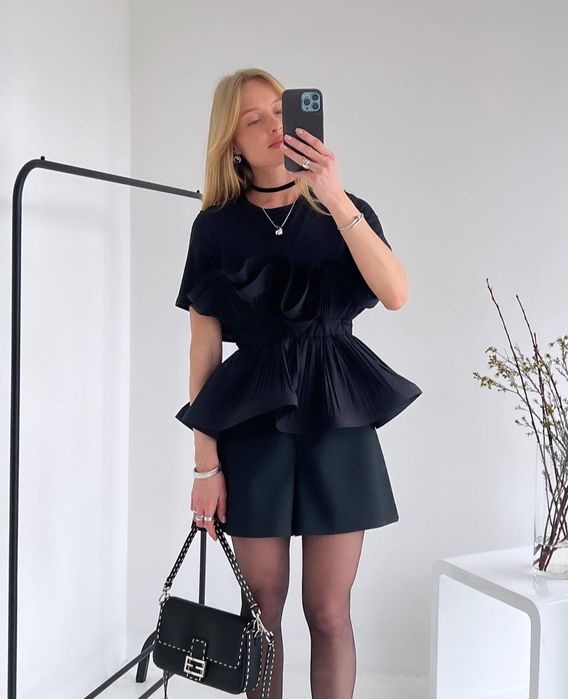 Уникална дамска тениска/топ  в бяло и черно