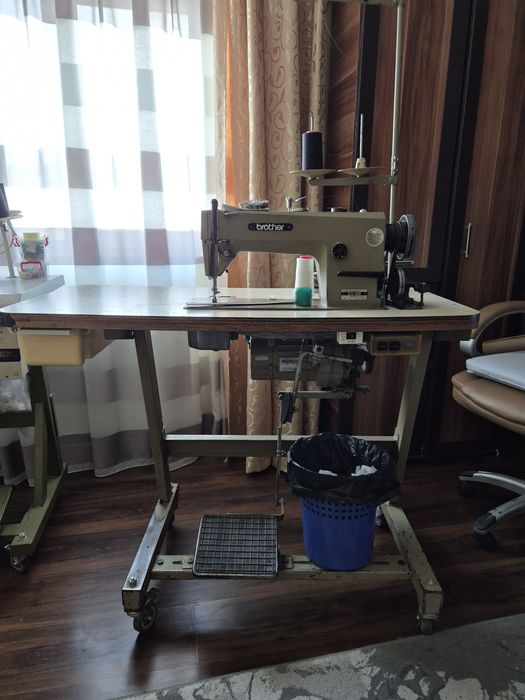 Masina de cusut liniara Brother