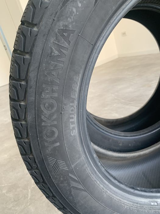 Пара зимней резины Yokohama