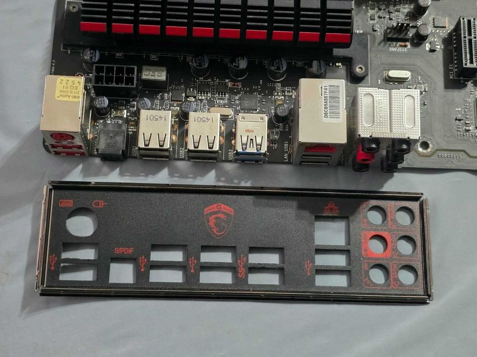 Placa de Baza gaming MSI 970 GAMING, Socket AM3+,+ AMD FX-6300 Six-Core