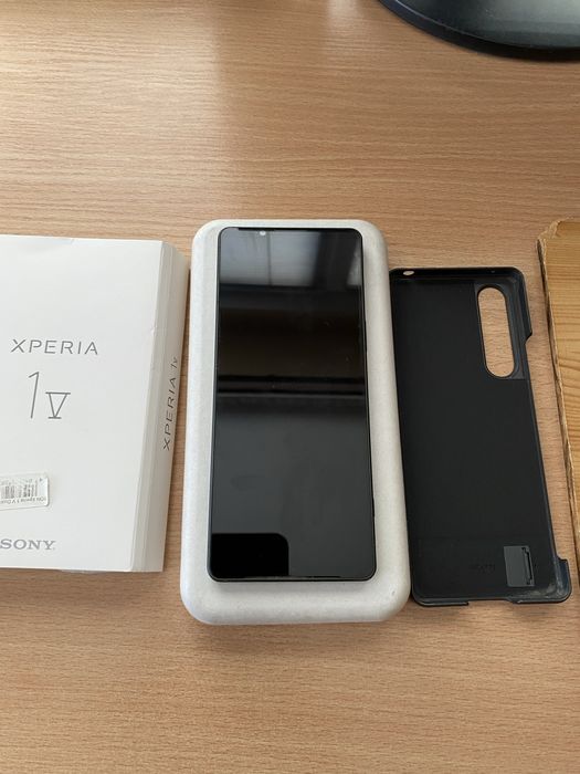 Sony Xperia 1 V и слушалки WH-1000XM5