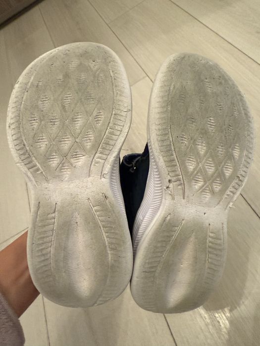 Adidasi marimea 31