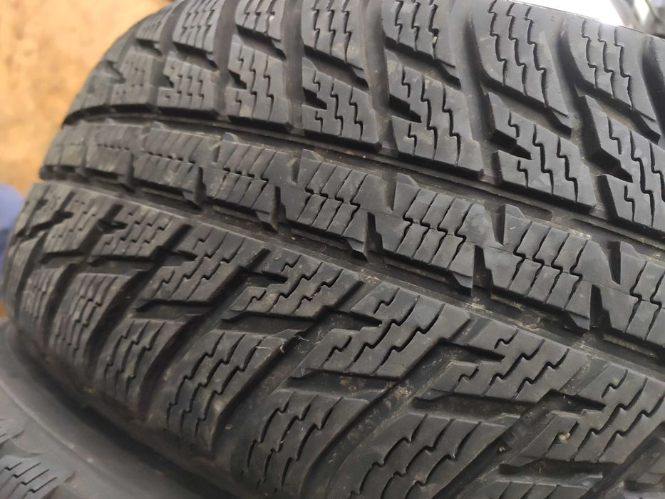 2бр Зимни гуми 215 65 16 - Nokian