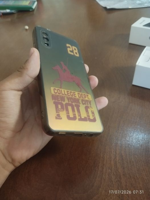 Samsung A02 holat ideal 32gb narxini kelishamz.