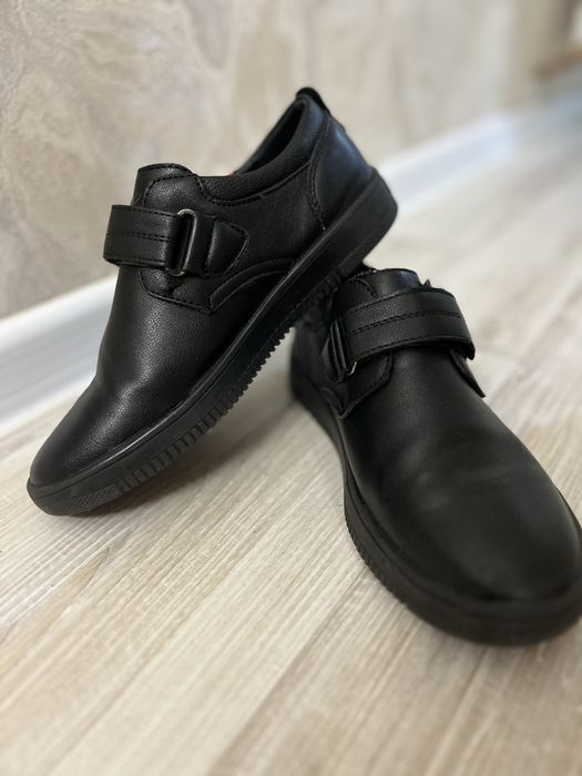 Pantofi baieti nr 33