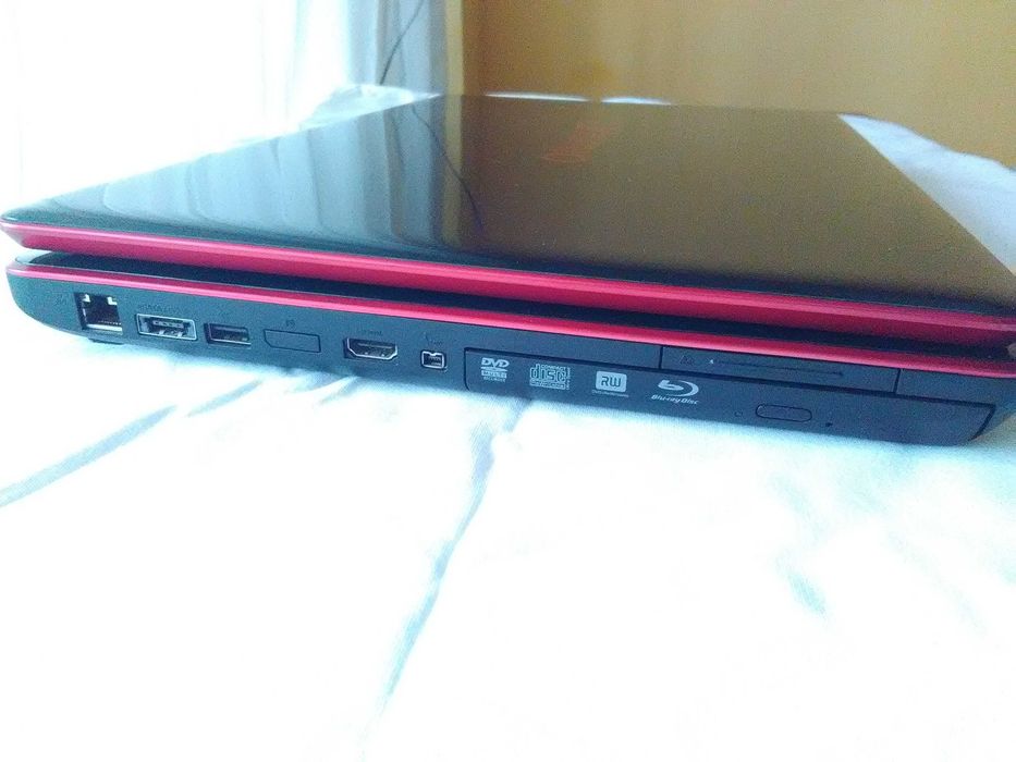 Лаптоп Toshiba Qosmio X505-Q887 18.4" | i7 | 8GB RAM | 256GB SSD | Като Нов! Ретро Екзотика