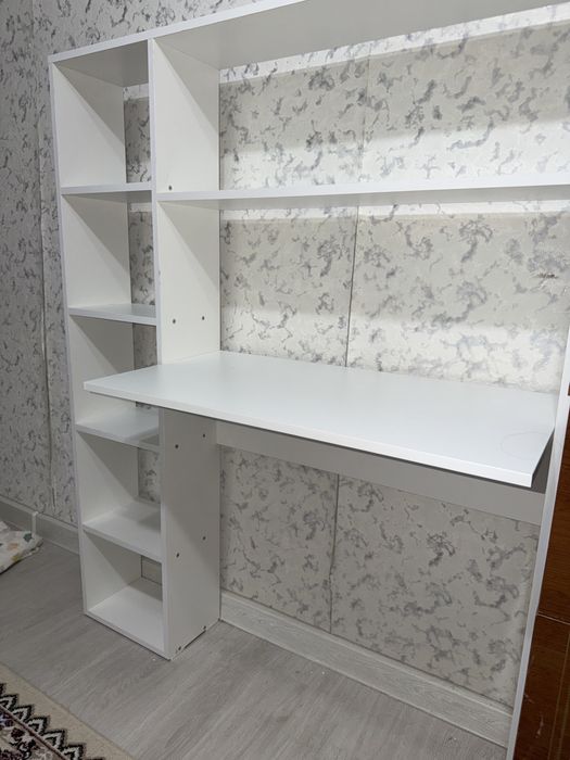 Письменный стол для учебы,для дома