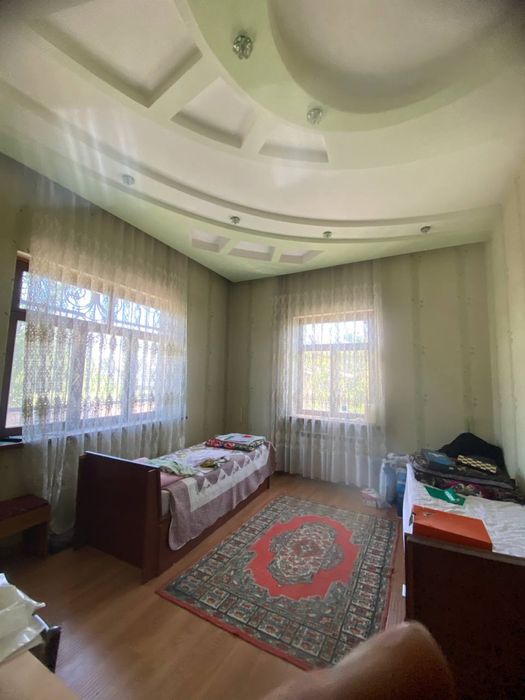 Аренда. Янгихаят район. Участок 6соток 7комнат+холл