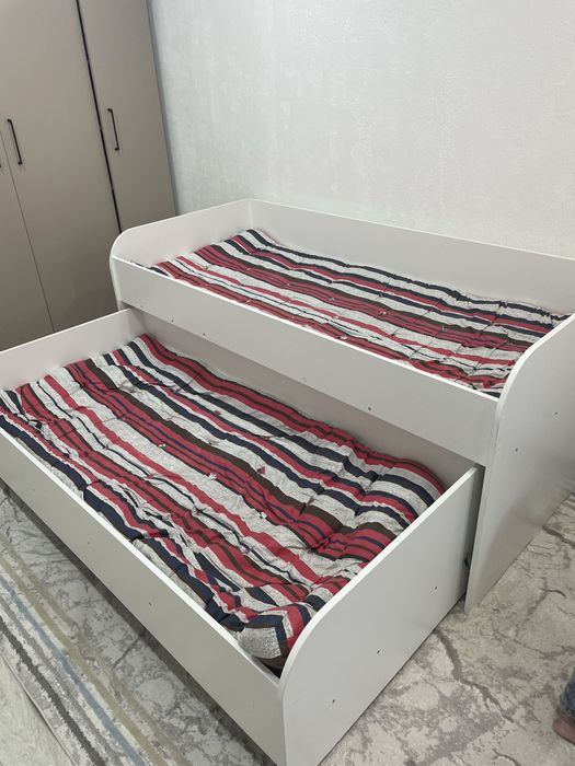 Кровать детская для 2х детей