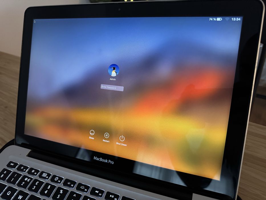 Macbook Pro 13” 2010 Intel 2.66Ghz 8GB RAM