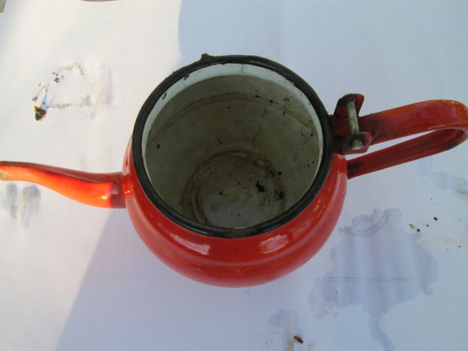 Ceainice mici din 70 pentru tuica fiarta