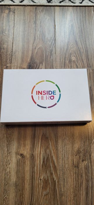 Joc de societate Inside hero