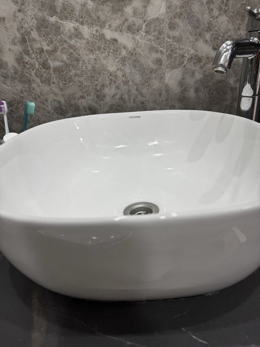 Смеситель Grohe и раковина Grossman