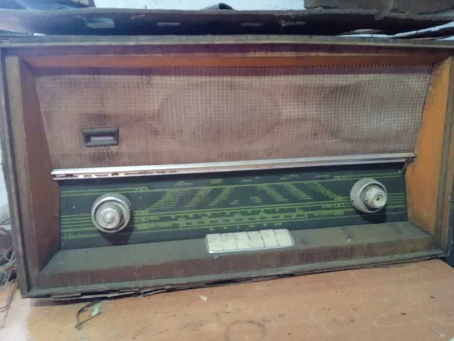 Radio pe lampi defect