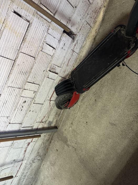 Продавам тротинетка за части