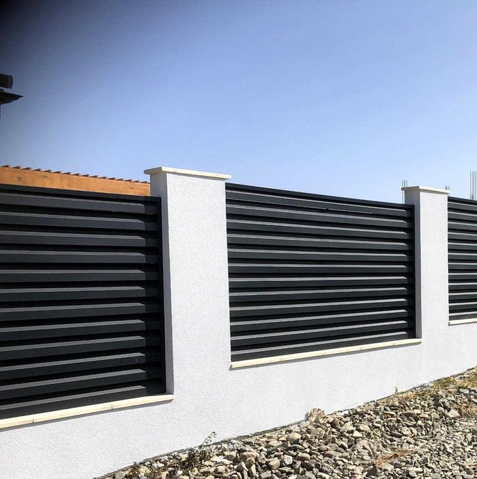 Garduri din panou stil jaluzele, sipca metalica, tabla si alte modele