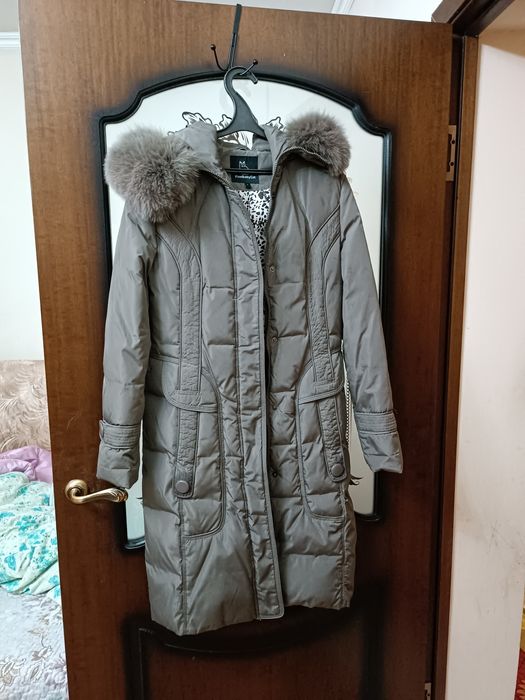 Продам пуховик серого цвета