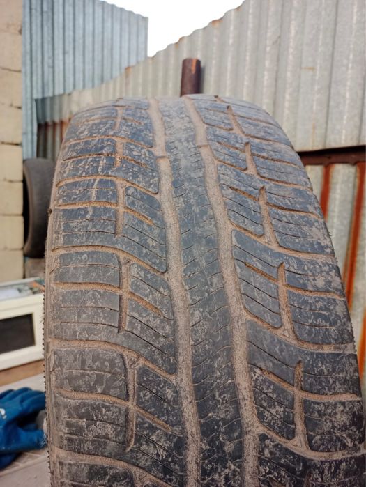 Продам летние шины 215/55/17