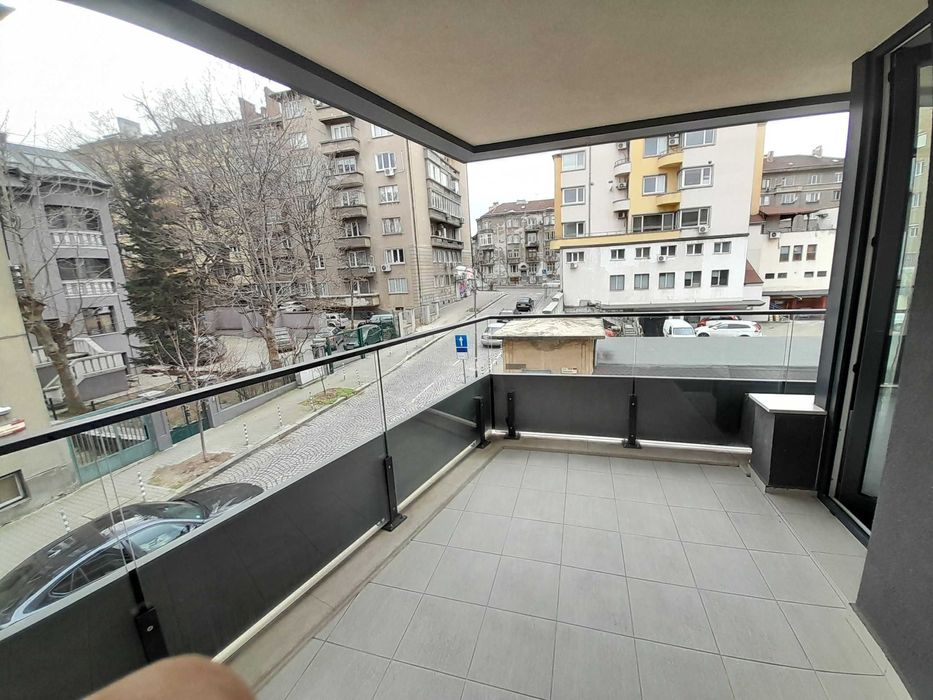 Дава се под наем Тристаен апартамент в София, Център - 90 кв.м за 612 € - Снимка #12