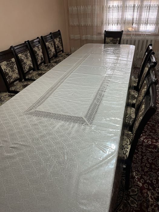 Стол 4 метра стулья 20 штук