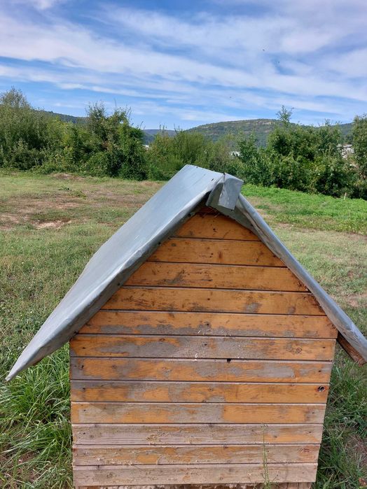Дървена къщичка  за домашен любимец