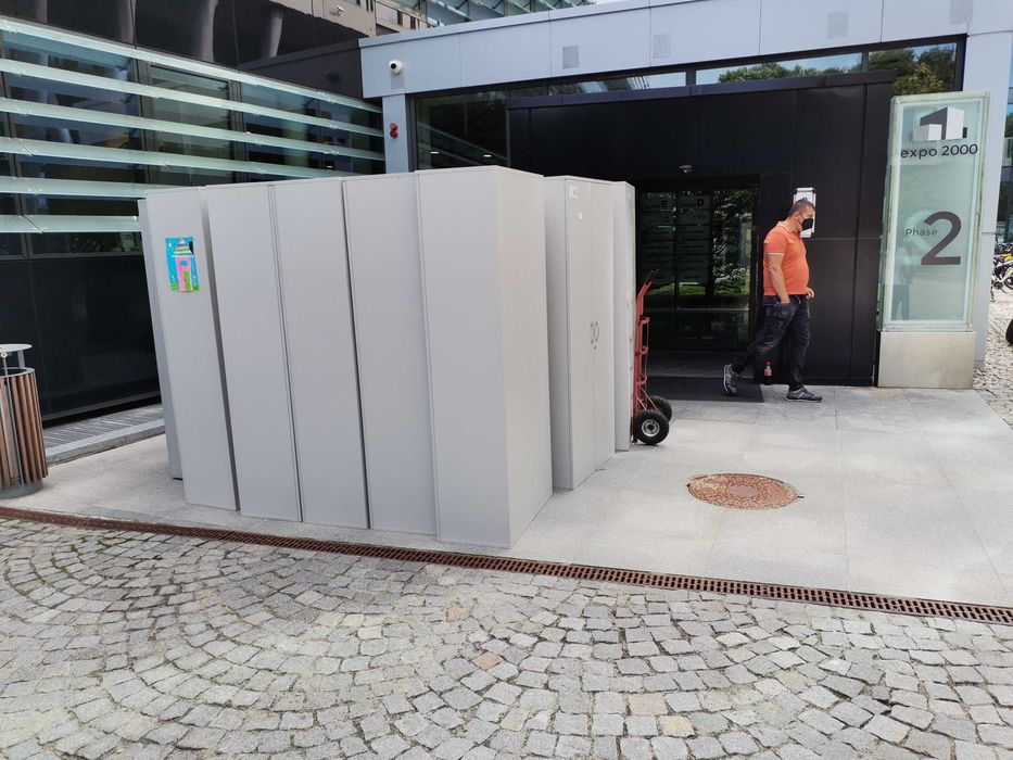 Разглобявяне, пренасяне, сглобяване, изхвърляне на мебели.