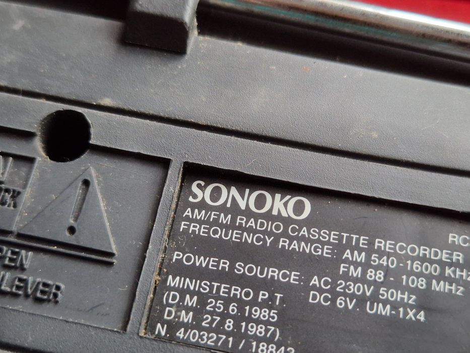 Radio casetofon  .