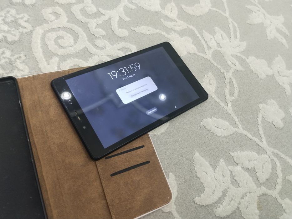 Продам планшет самсунг в отличном состояние