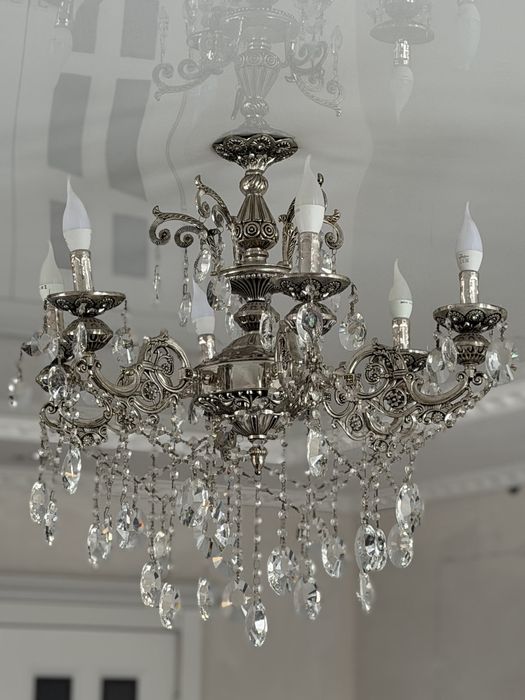 Продам люстру 6ти рожковая