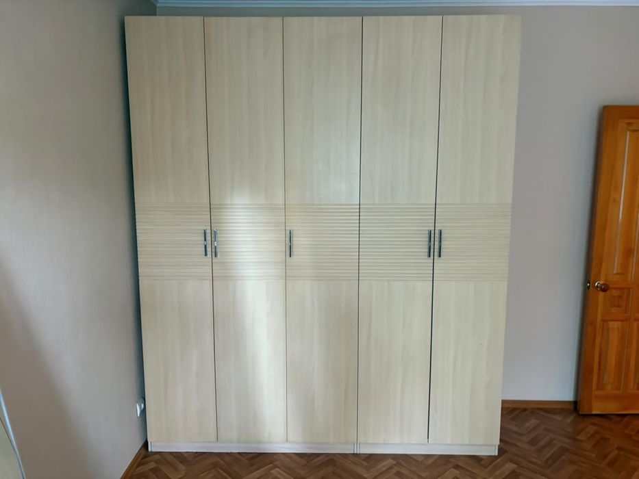 Срочно торг!Продам шкафы в спальню